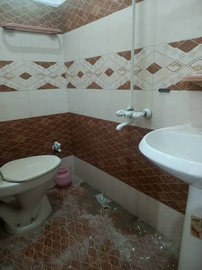 Portion Available for Rent Gulshan. e. Iqbal