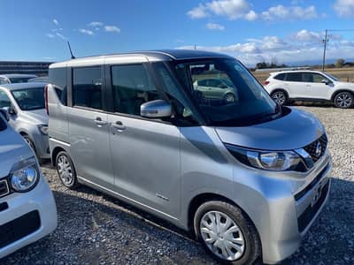 Nissan Roox ( Semi Hybrid)