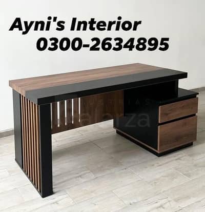 Customer service lady/Girl