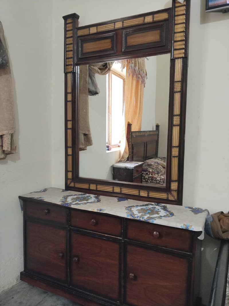 Dressing Table 0