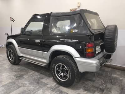 mitsubishi pajero intercooler original J top variant  2.5 tdi