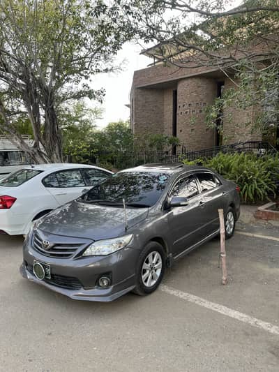 Toyota Corolla SR 1.6 (6 Speed Manual Sunroof)