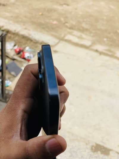 iPhone 15pro max Bkue Titanium