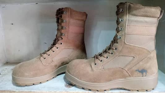 army long shoe's Camel brand size 9