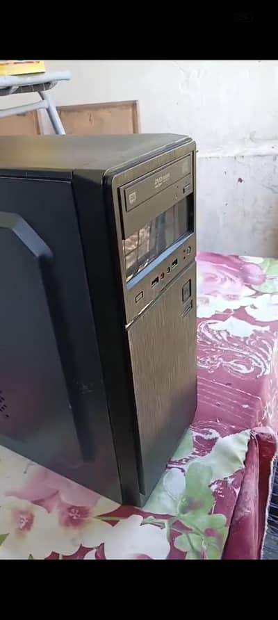Extended Atx PC Case For Sale With 1 Fan DVD And A 350 watt psu