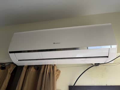 Gree 1.5 Ton Non Inv New slightly used