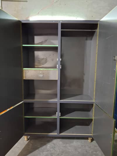 Wooden Wardrobe / Almari for Sale – Strong & Spacious