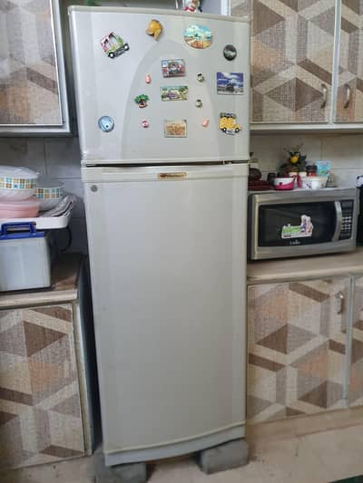 dawlance fridge working in good condition for sale in johar town