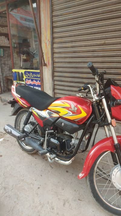 honda pridor red colour