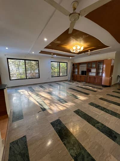 1 Kanal Separate Gate Beautiful Portion Available For Rent In E11