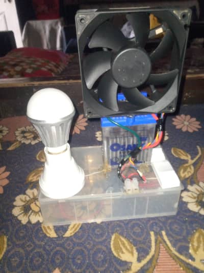 Mini Ups Fan And Light 12 volt rechargable