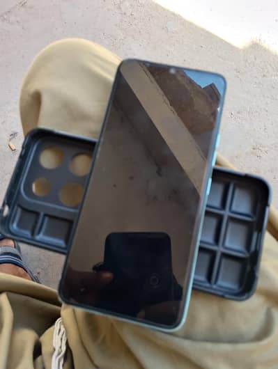 iTel a60 s 4 128 bux hy charger Nahin hai