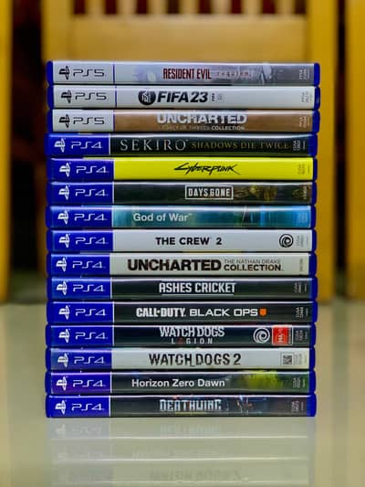 PlayStation 4 and 5 orignal discs playable on ps4 and as well as ps5