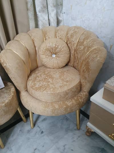 room fancy chairs for sale in lahore johar town