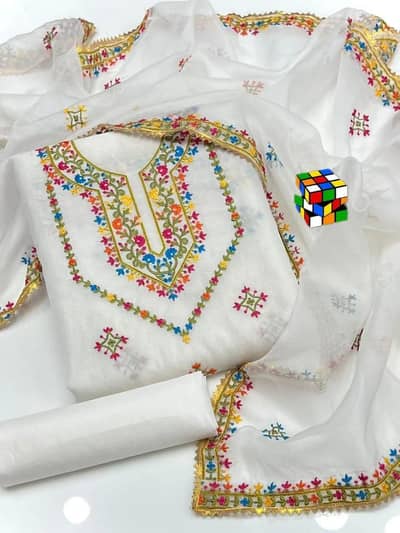 woman dreas WhatsApp number 0332 850 1496