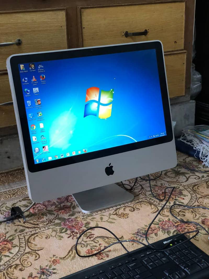 Apple iMAC computer system 0