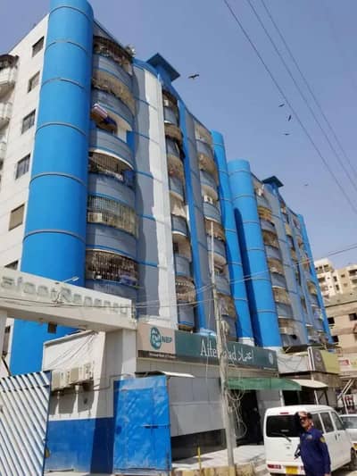 Corner flat Dubble balcony 3rd Floor road facing north karachi sector 11A