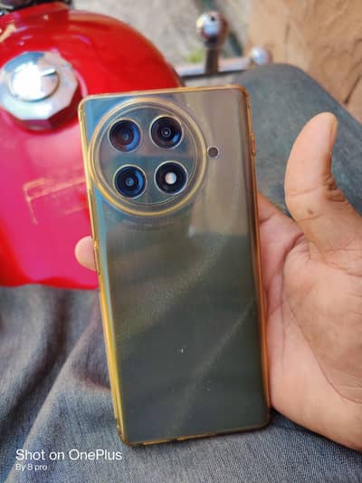 spark camon 30s 8/256 10/10 Sony lenz camera VIP with complete box