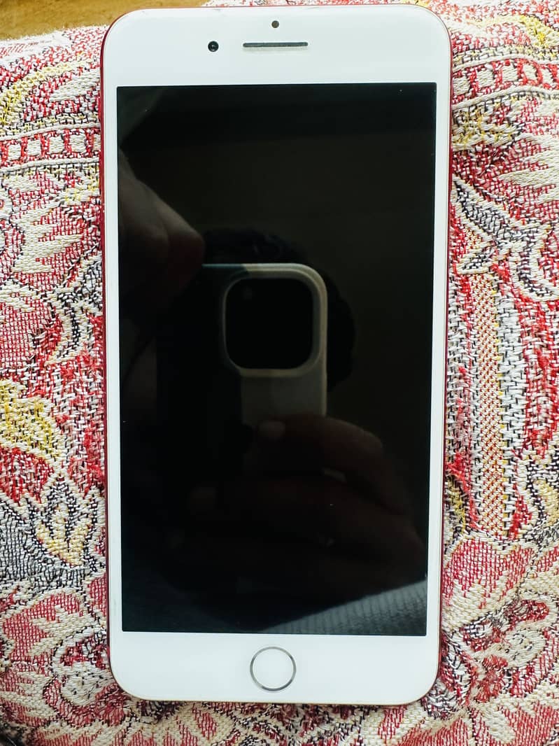 iPhone 7 Plus red 2