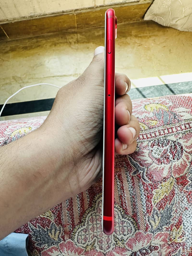 iPhone 7 Plus red 3
