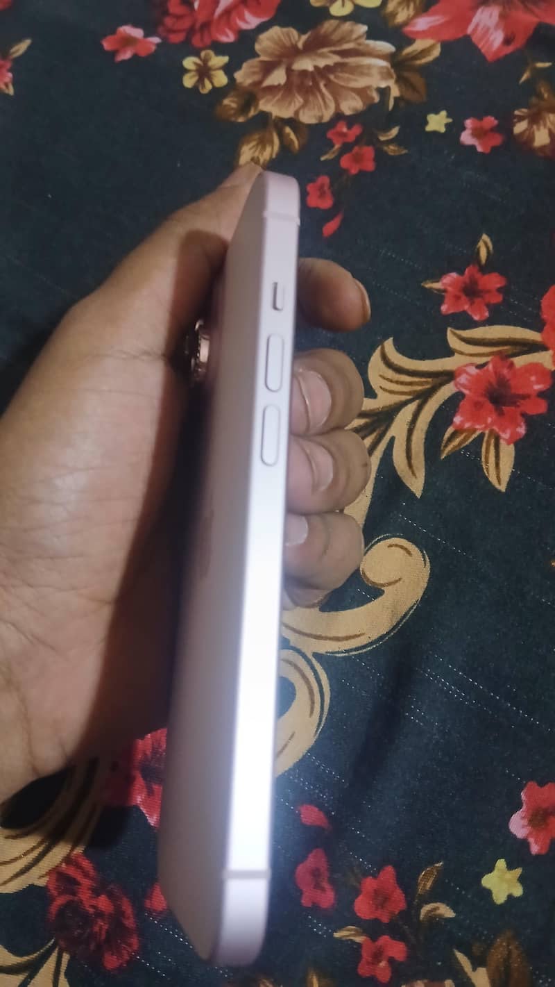 Iphone 15 mint condition 2