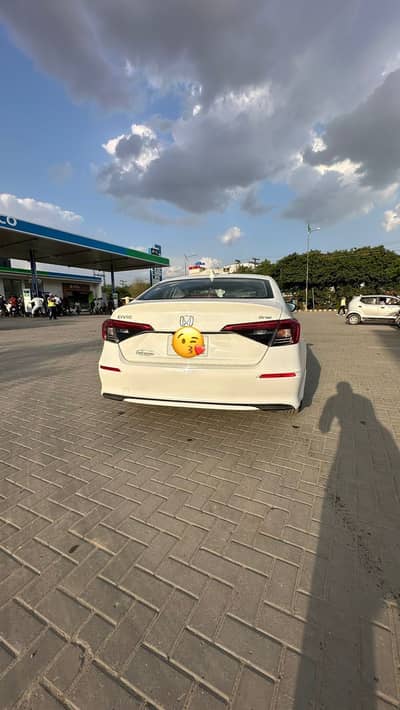 2022 modal honda civic faimly use  car minor  se tuching