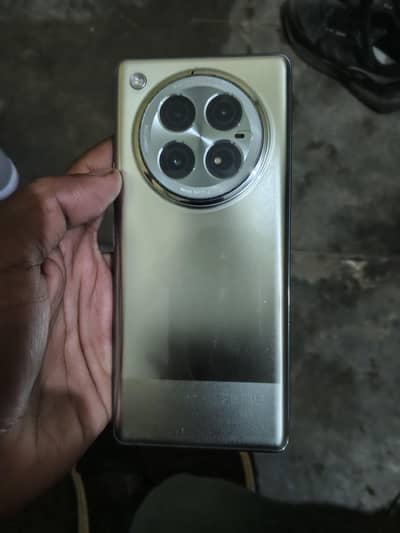 Infinix zero 40 5g 12 gb ROM 256 gb memory