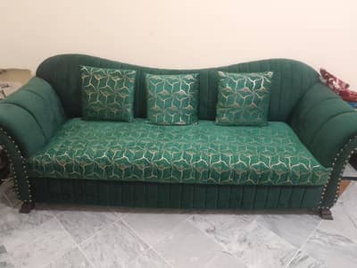 Almost New 5-Seater Sofa Set – Luxury Design – Urgent Sale