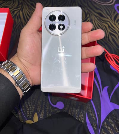 OnePlus Ace 5 -converted to 13 r