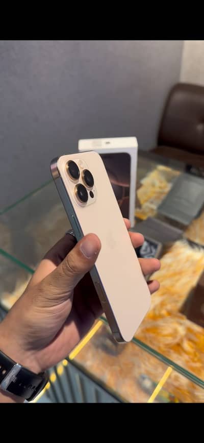 Iphone 16 Pro Max  LLA JV WIth Box cabel