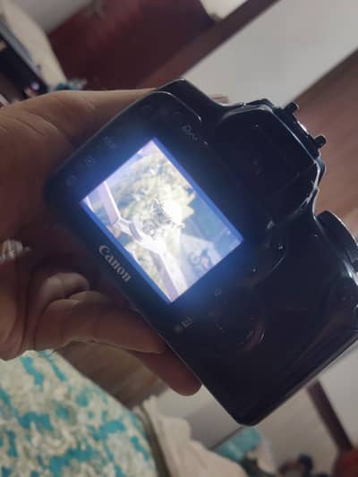 canon 400d dslr camera with 28-80mm manual lens