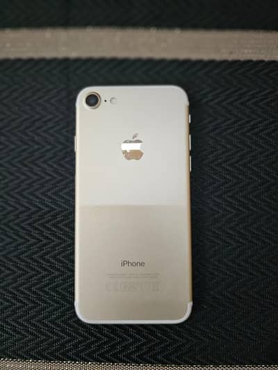Iphone 7 32 GB (9/10 Condition)