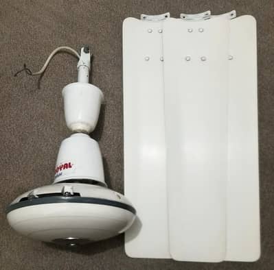 Royal Deluxe Ceiling Fan 56-Inches. Good Condition
