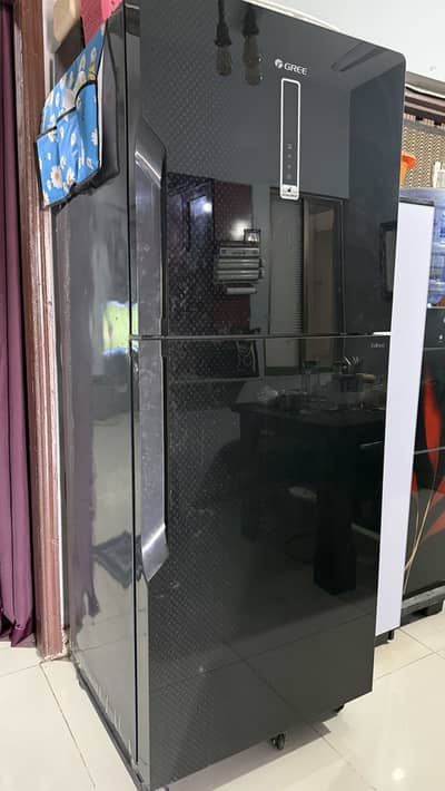 GREE Everest series Black glass door