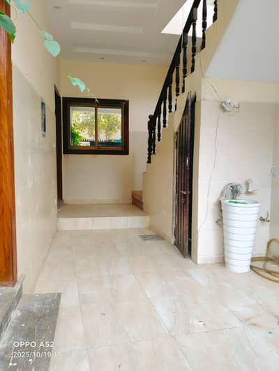 5 Marley Uper porshan till floor lower Lock pia housing society Lahore