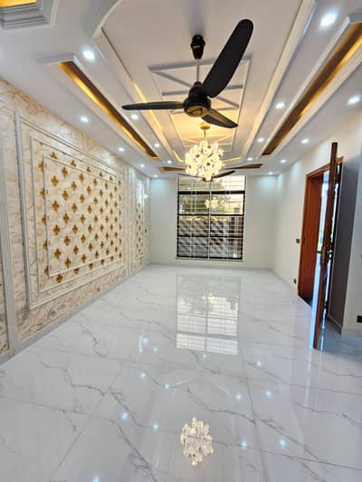 10 Marla House For Sale In Jade Block Main Road