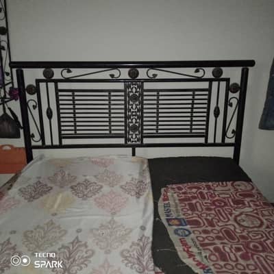 urgent sale king size bed