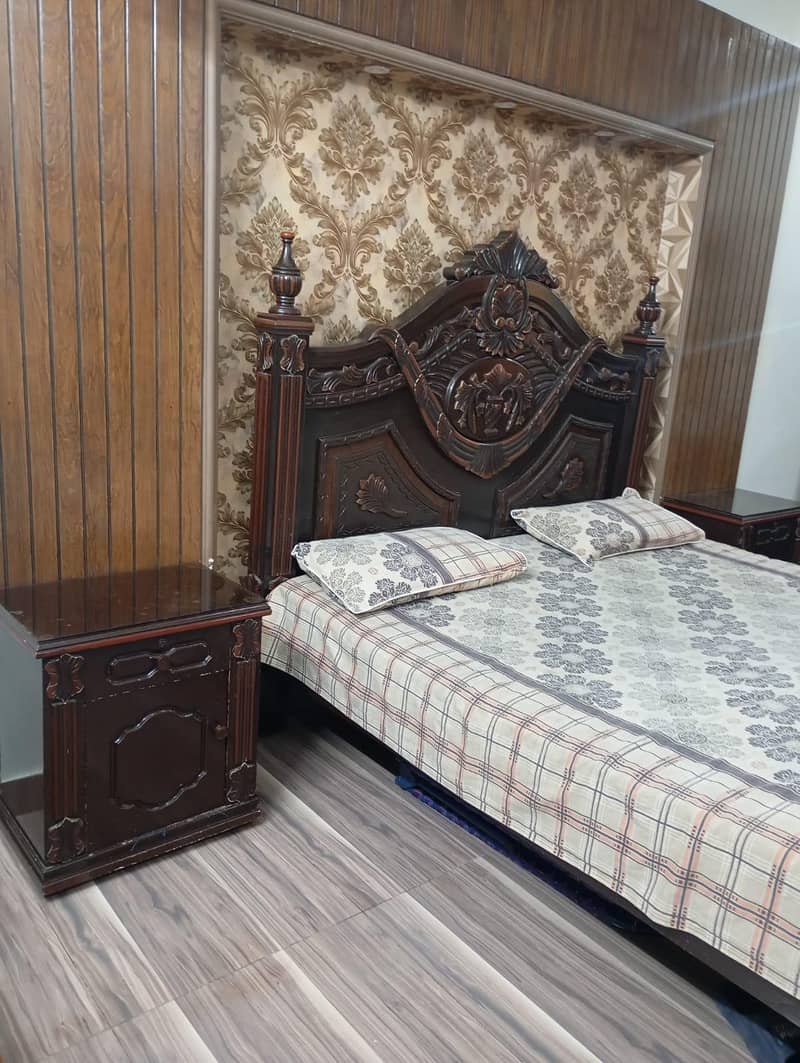 Bed with dressing table 1