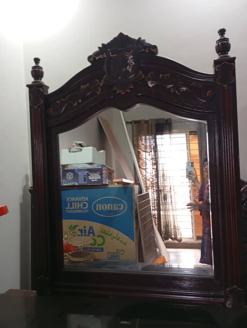 Bed with dressing table 5