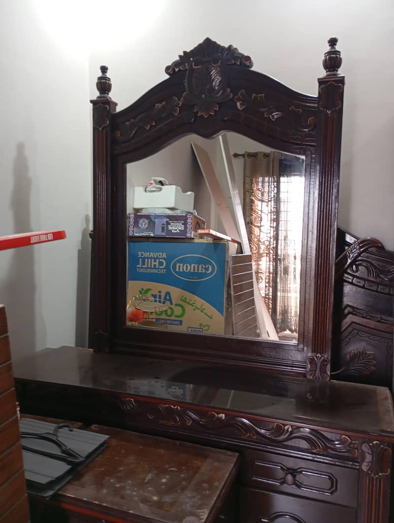 Bed with dressing table 6