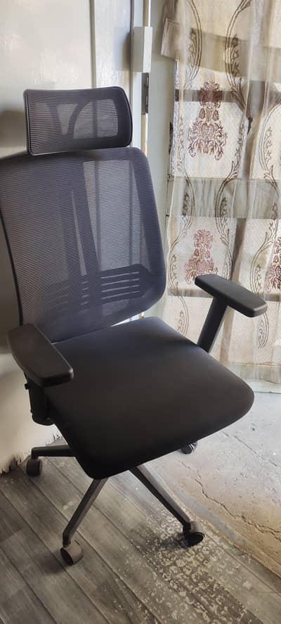 OFFICE CHAIR / COMPUTER CHAIR