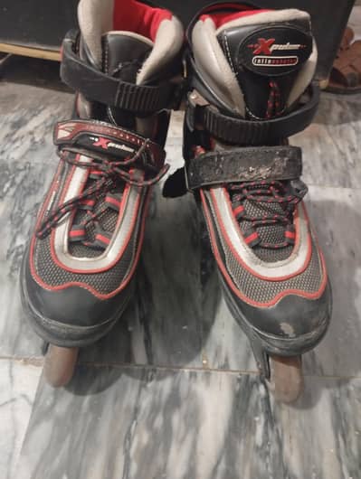 Skates for sale in good condition