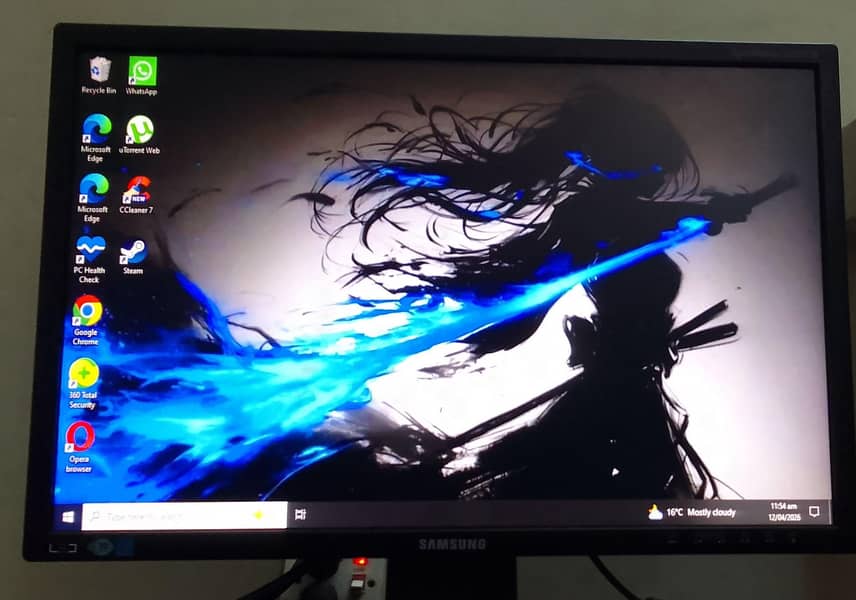 computer screen and lcd 3