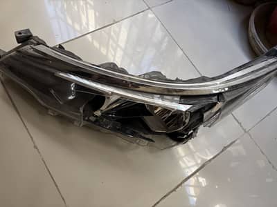 Altis 2022 left headlight orignal