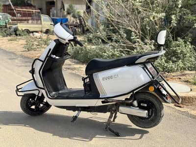 Evee C1 Scooty 2024