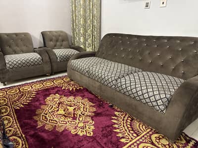 5 seater sofa set with comfortable form.