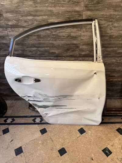 Yaris 2021 right rear side door