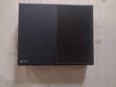 Xbox one 1Tb USA MODEL with one controller