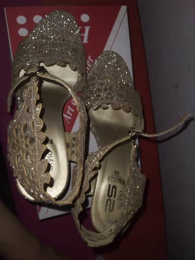Dulhan sandal