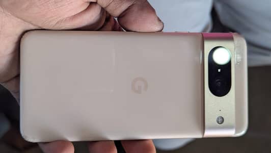 google pixel 8 golden colour
